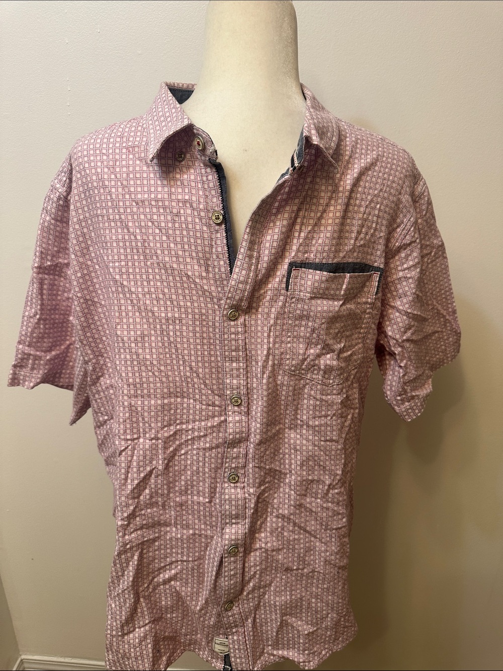 Men's Short-Sleeve Pink Printed Button-Down Shirt